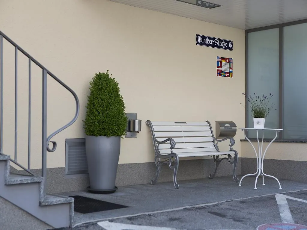 Hotel Kriemhild am Hirschgarten München