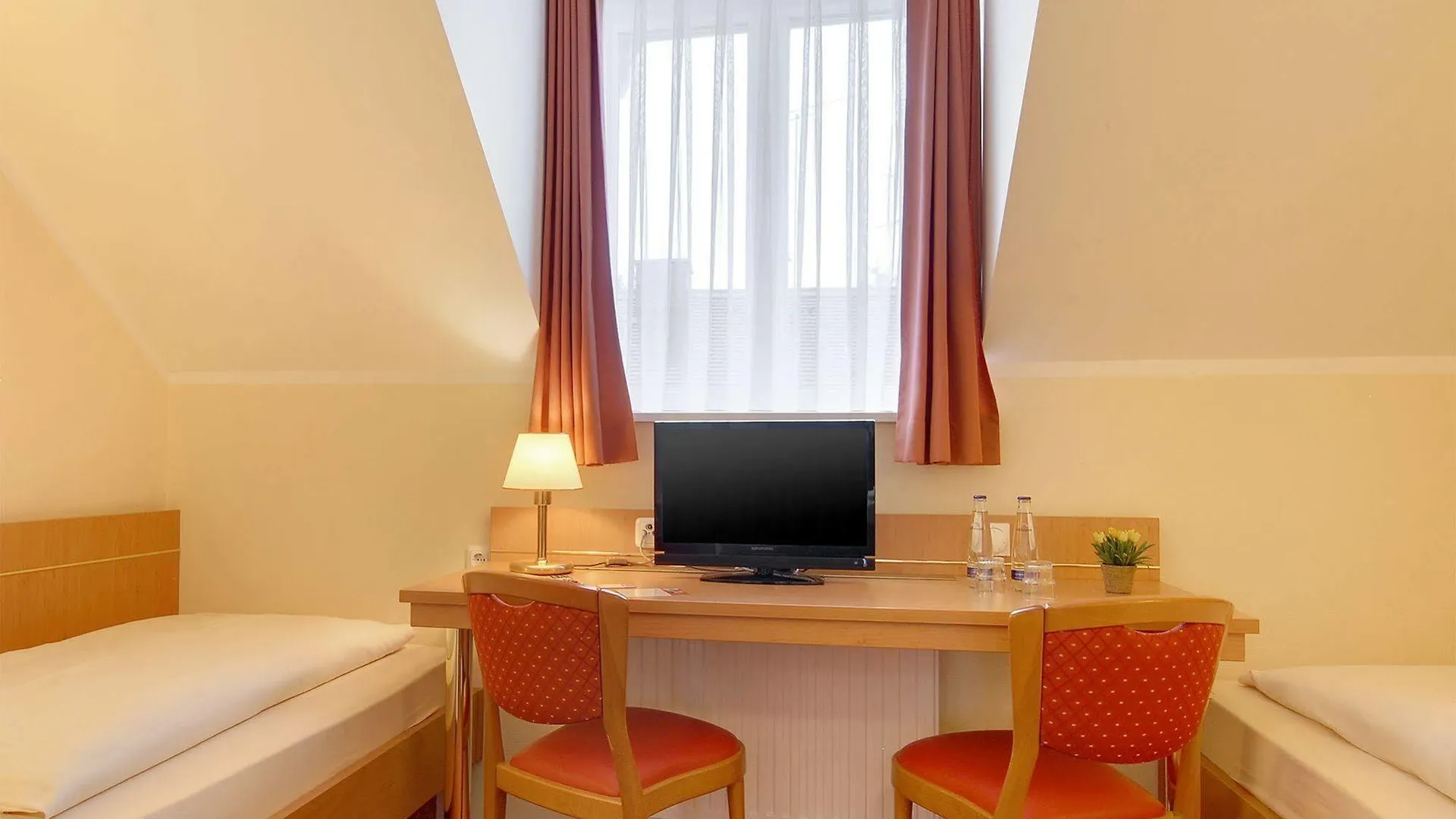 Hotel Kriemhild am Hirschgarten München