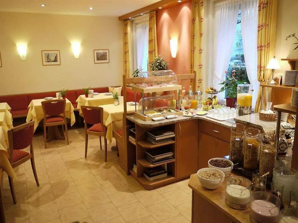 Hotel Kriemhild am Hirschgarten München