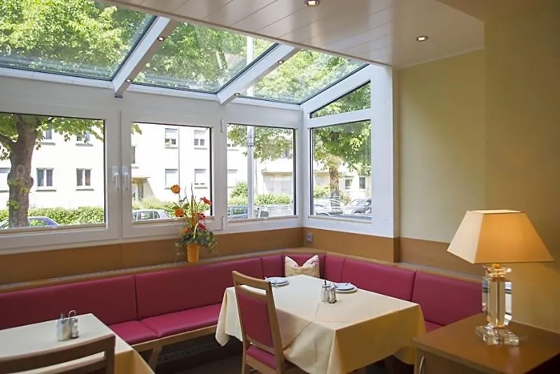 Hotel Kriemhild am Hirschgarten München