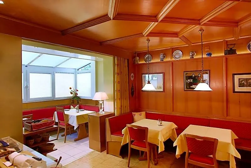 Hotel Kriemhild am Hirschgarten München